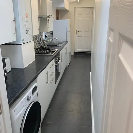 Tidy And Spacious On The Door Step Of Ramsbottom Town Center Exterior photo