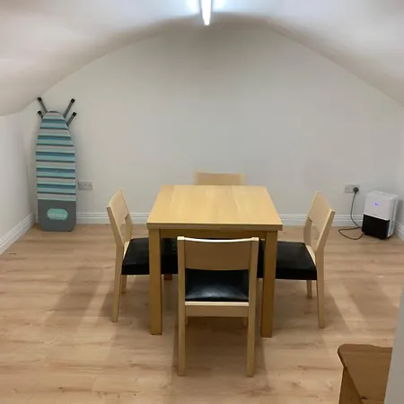 Tidy And Spacious On The Door Step Of Ramsbottom Town Center Exterior photo