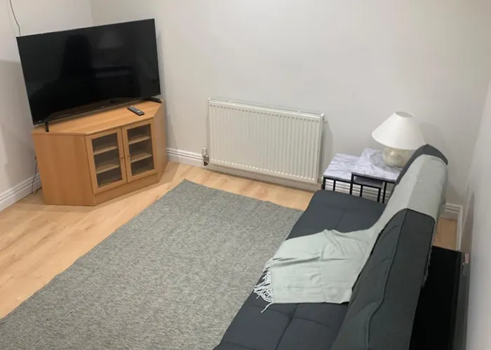 Tidy And Spacious On The Door Step Of Ramsbottom Town Center